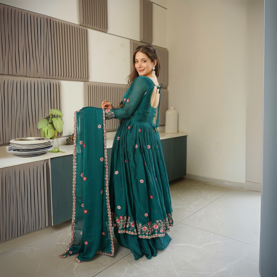 Graceful heavy Noha Crush Silk gown set