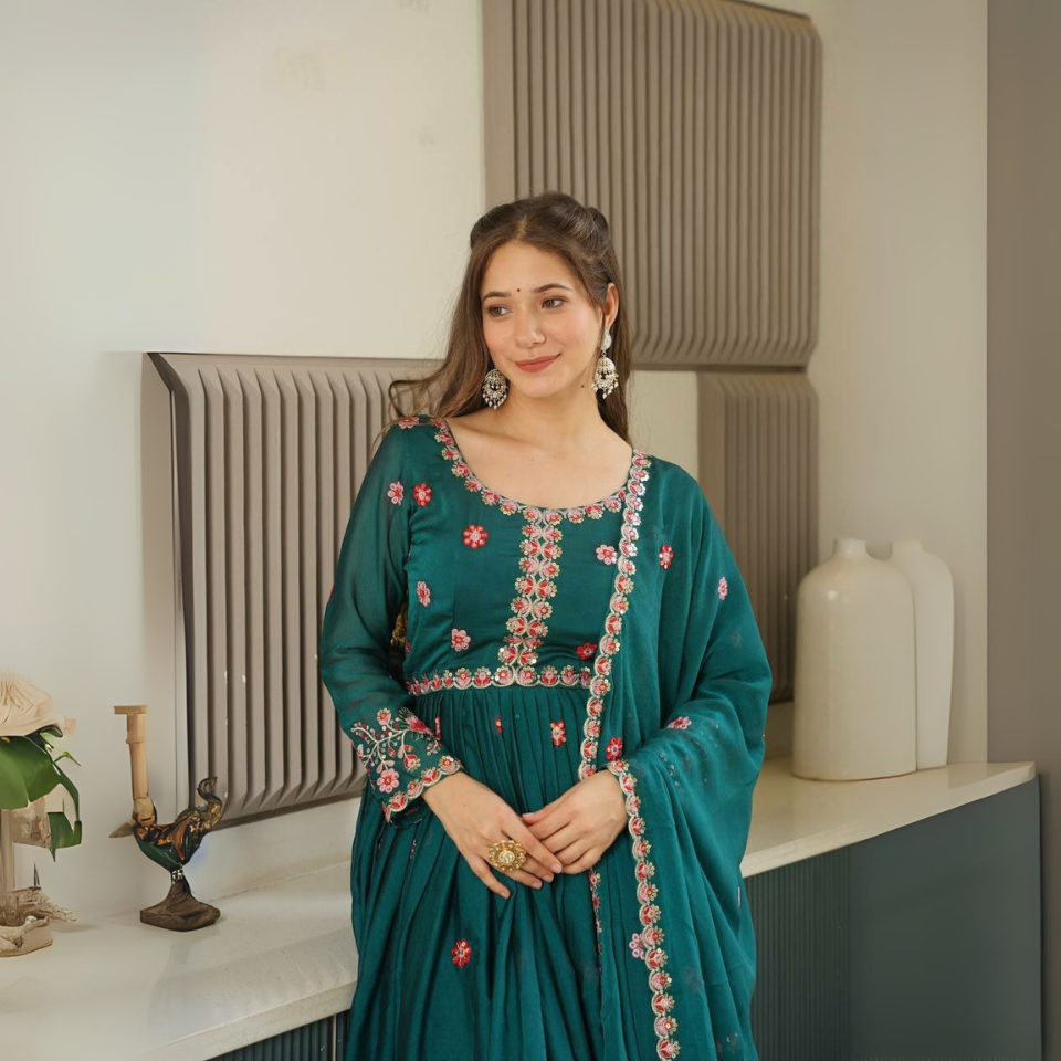 Graceful heavy Noha Crush Silk gown set