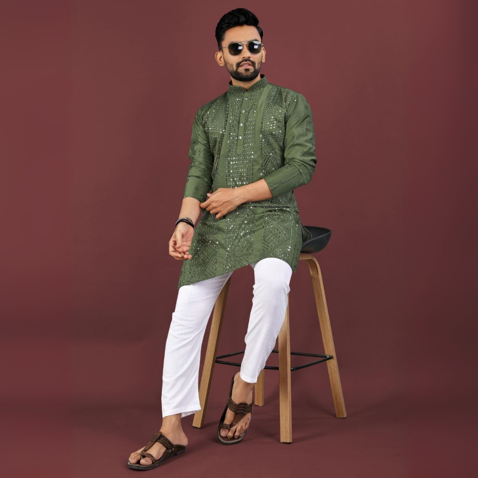 Elegant men’s kurta set in viscose silk with cotton pyjama