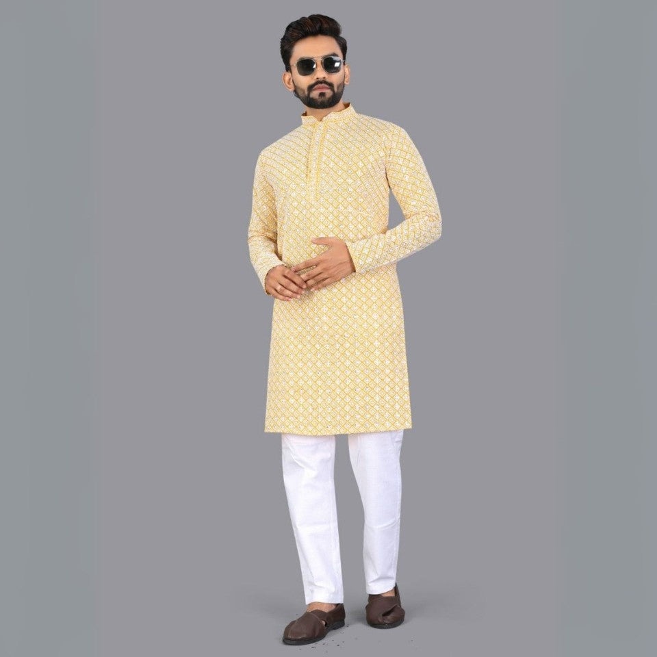 Stylish men’s kurta pajama set