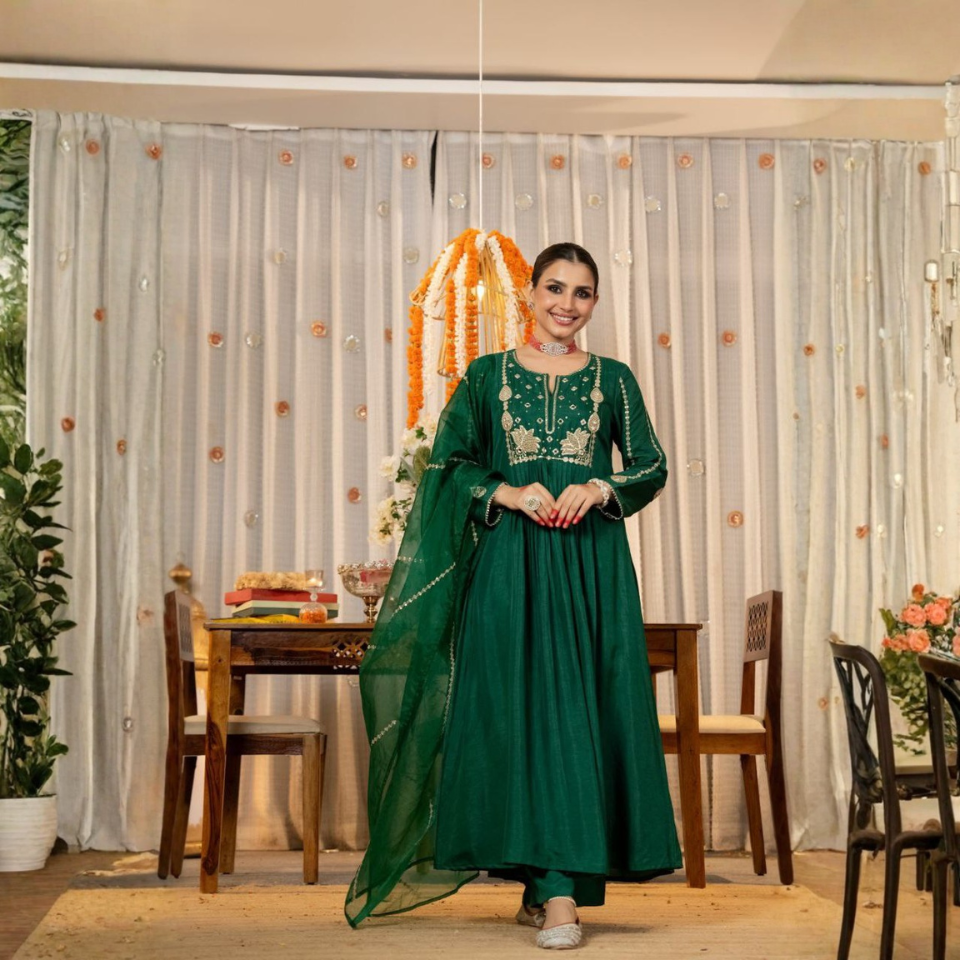 Chanderi Silk Embroidered Kurta Pant Set with Organza Dupatta