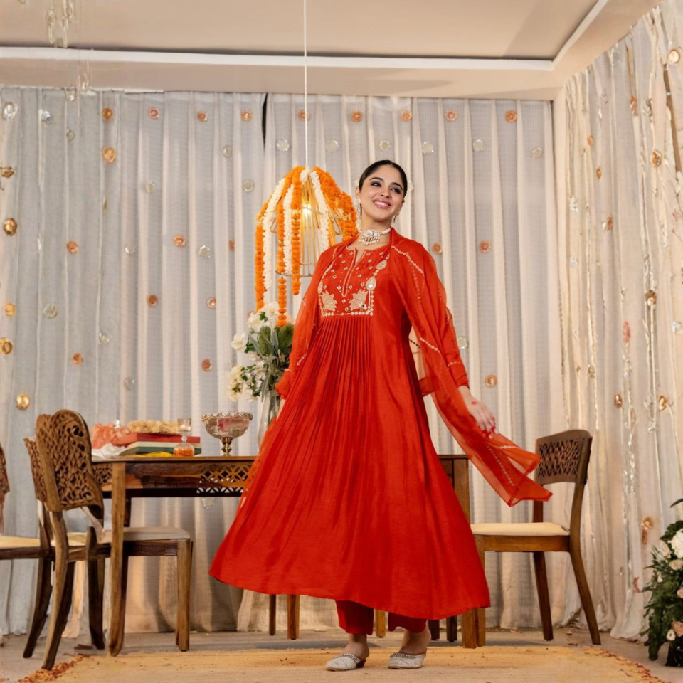 Chanderi Silk Embroidered Kurta Pant Set with Organza Dupatta