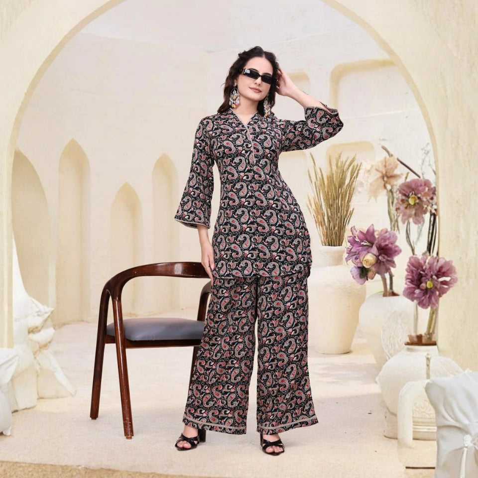 Delta Printed V-Neck Kurti